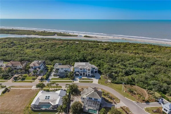 $10,200,000 | 598 Spinnaker Drive, Marco Island, FL 34145