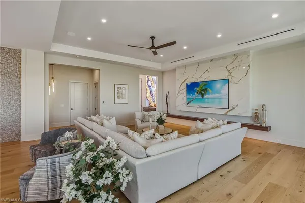 $10,200,000 | 598 Spinnaker Drive, Marco Island, FL 34145