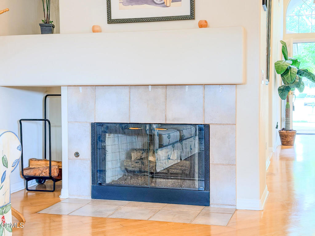 2300 Bayhill Court Oxnard, CA 93036 - Photo 11 of 28 a living room with furniture