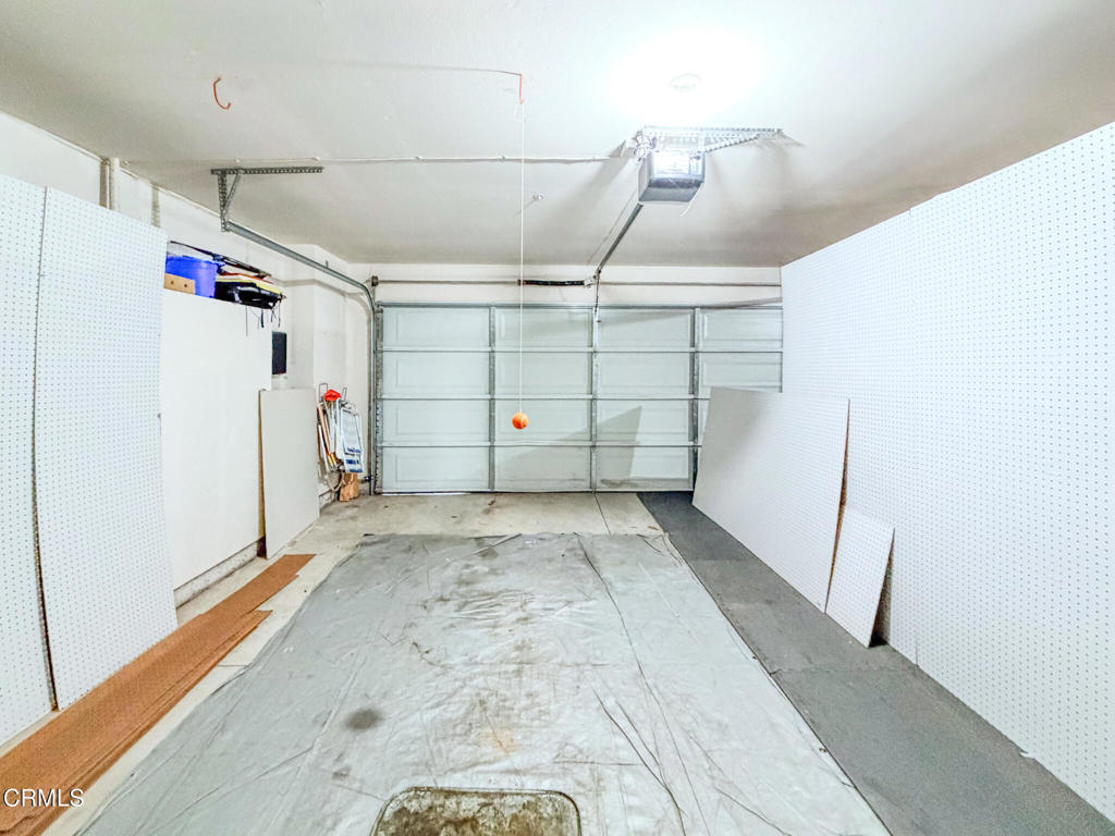 2300 Bayhill Court Oxnard, CA 93036 - Photo 28 of 28 a view of garage