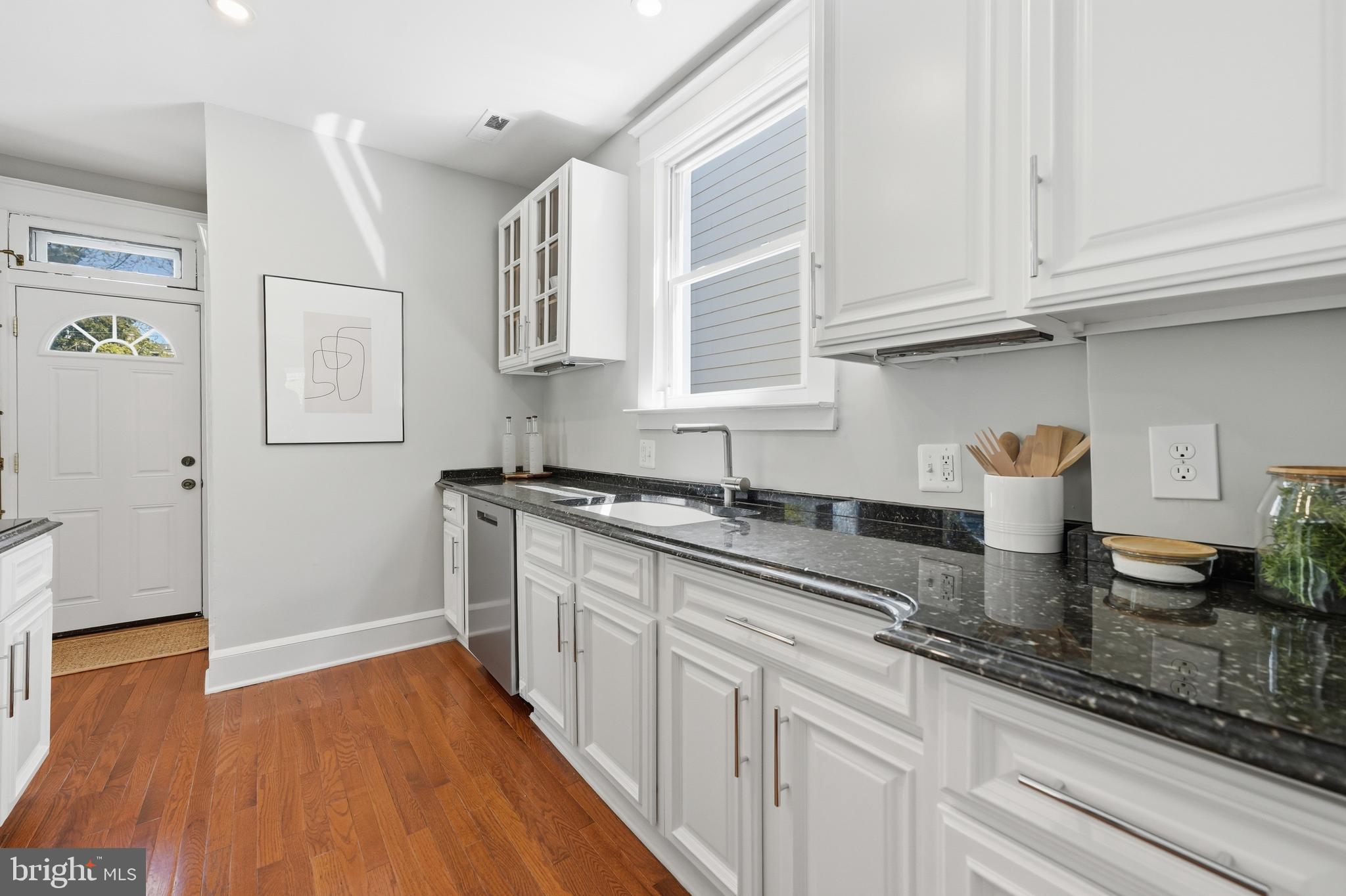 1215 Hamilton Street Northwest Washington, DC 20011 - Photo 19 of 52
