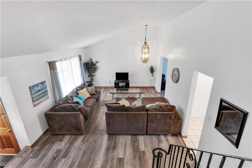 170 Edgewood Road Beaver Falls, PA 15010 - Photo 3 of 25 Gallery Image 3