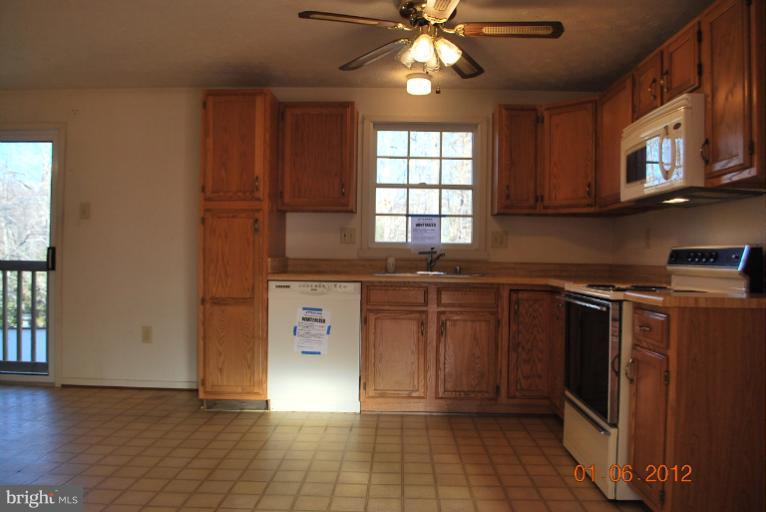 43500 Little Cliffs Road Hollywood, MD 20636 - Photo 17 of 30 Kitchen