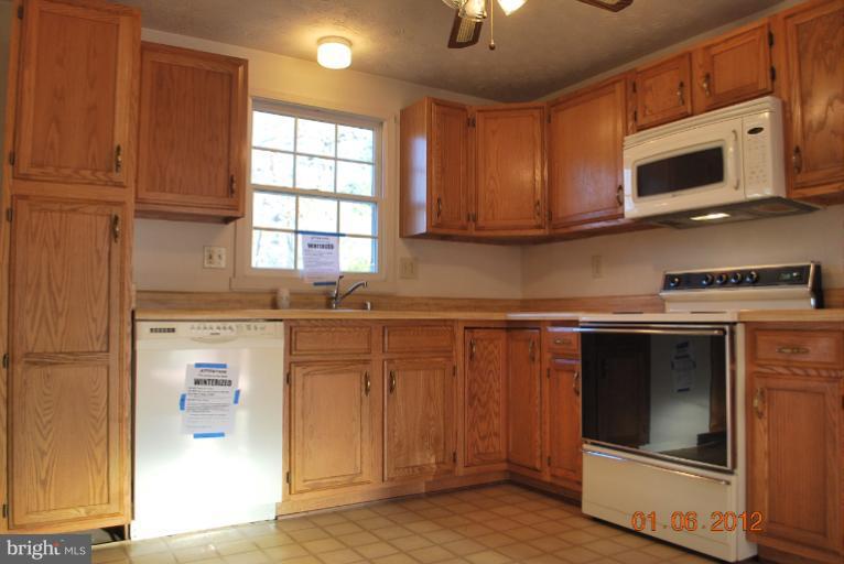 43500 Little Cliffs Road Hollywood, MD 20636 - Photo 18 of 30 Kitchen