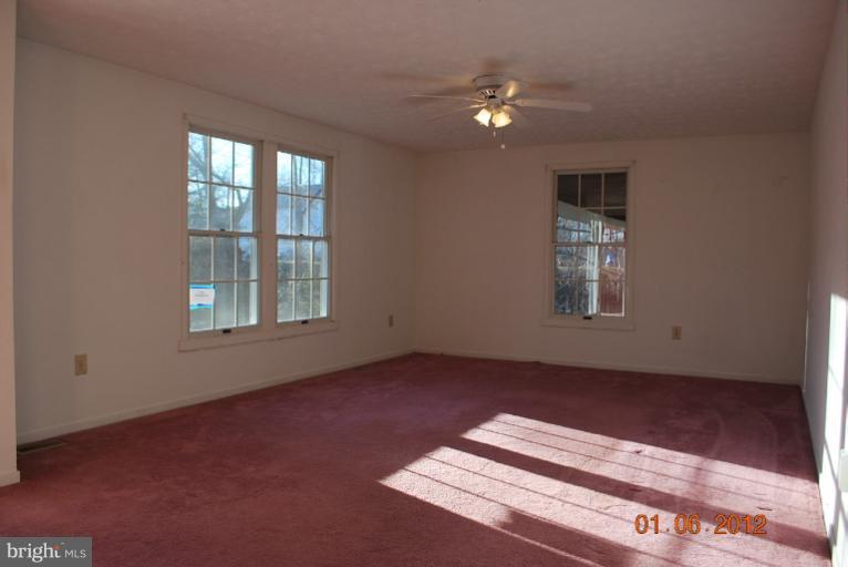 43500 Little Cliffs Road Hollywood, MD 20636 - Photo 3 of 30 Living Room
