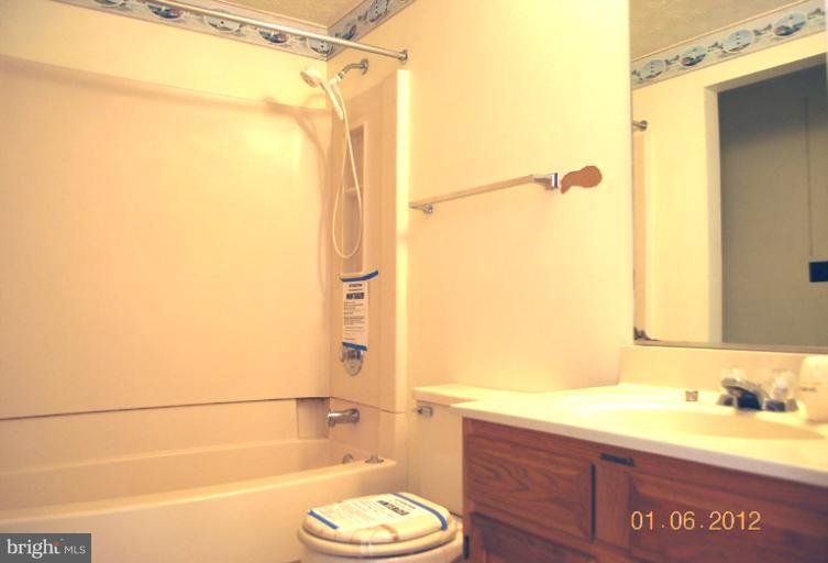 43500 Little Cliffs Road Hollywood, MD 20636 - Photo 5 of 30 Bath