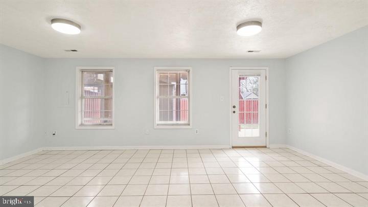 8519 Tackhouse Loop Gainesville, VA 20155 - Photo 29 of 41