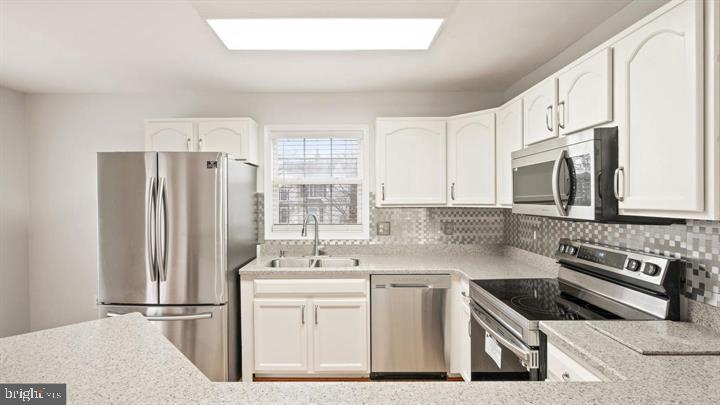 8519 Tackhouse Loop Gainesville, VA 20155 - Photo 10 of 41