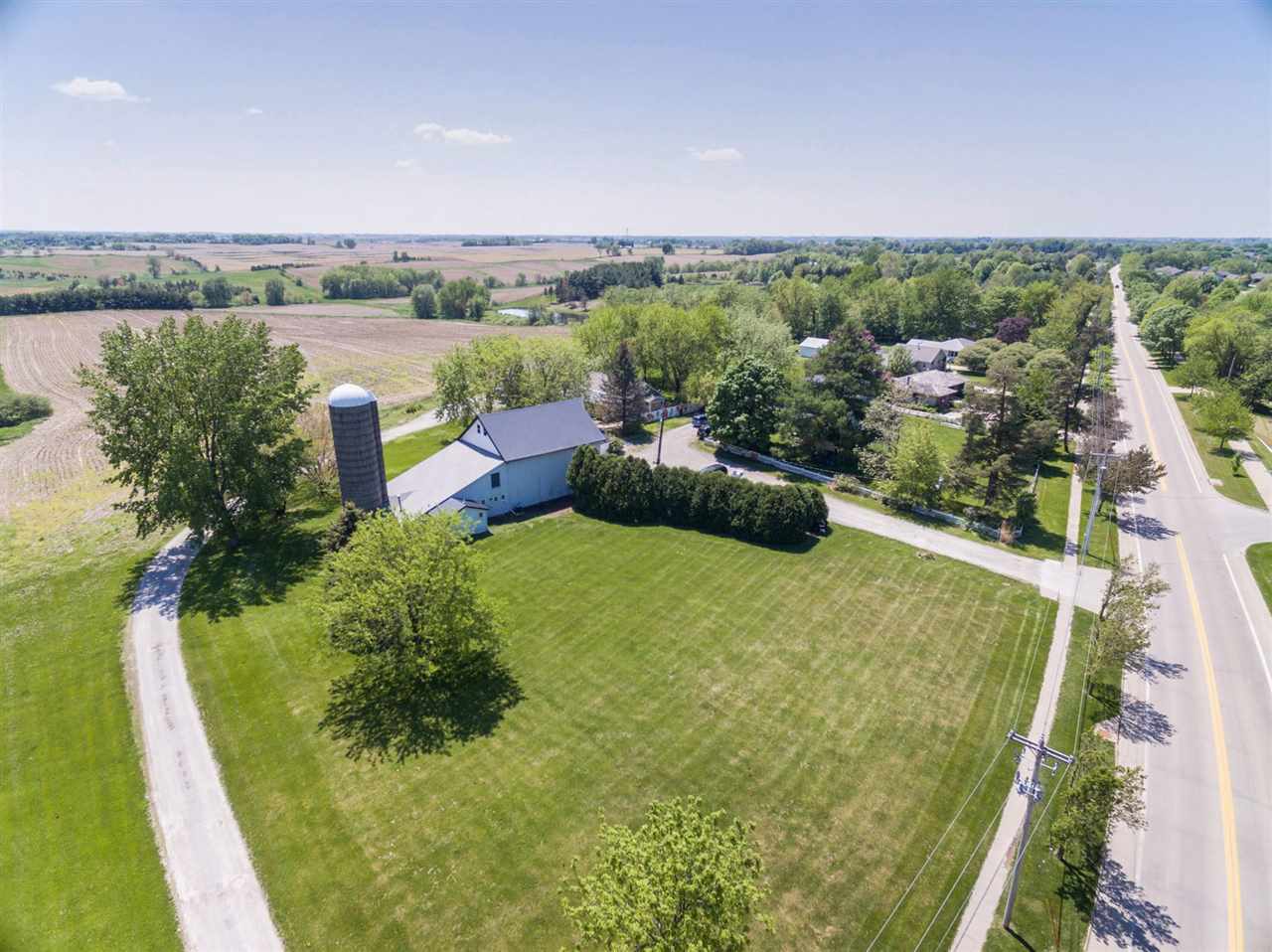 3235 Rohret Road Iowa City, IA 52246 - Photo 4 of 26 Gallery Image 4