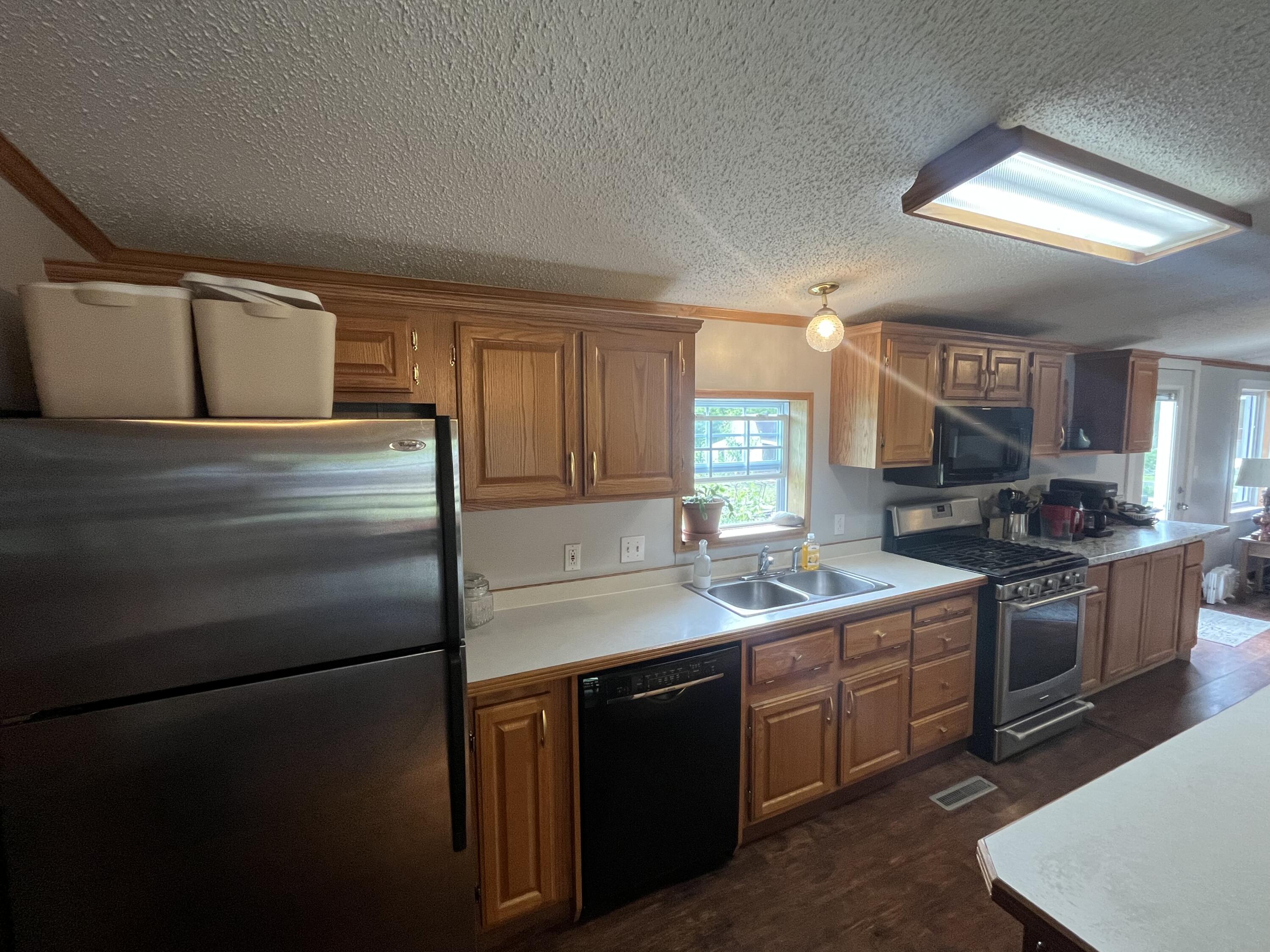1172 North Greenville Road Stanton, MI 48888 - Photo 7 of 28 IMG_1114