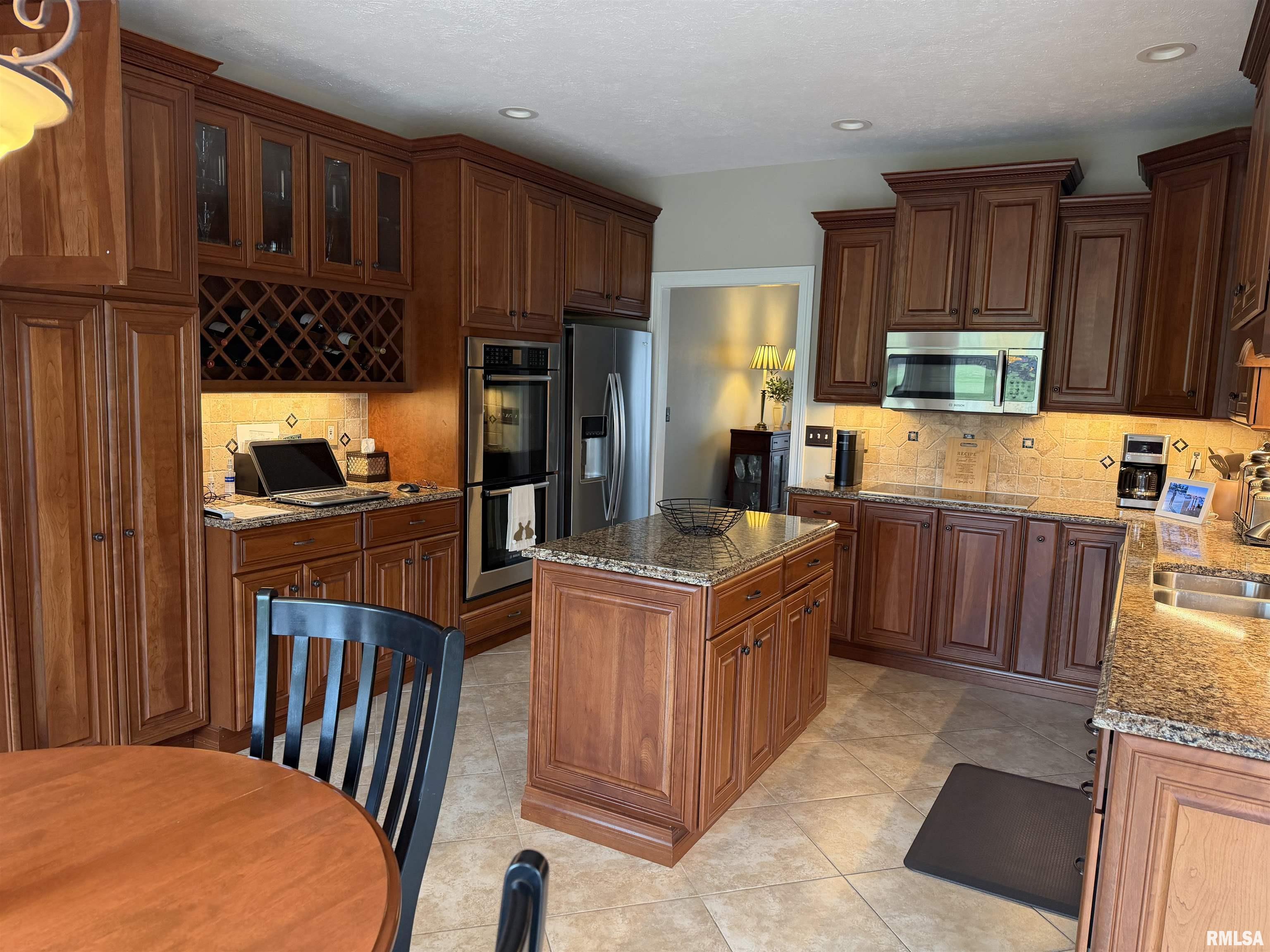 7528 Wentworth Drive Springfield, IL 62711 - Photo 13 of 31