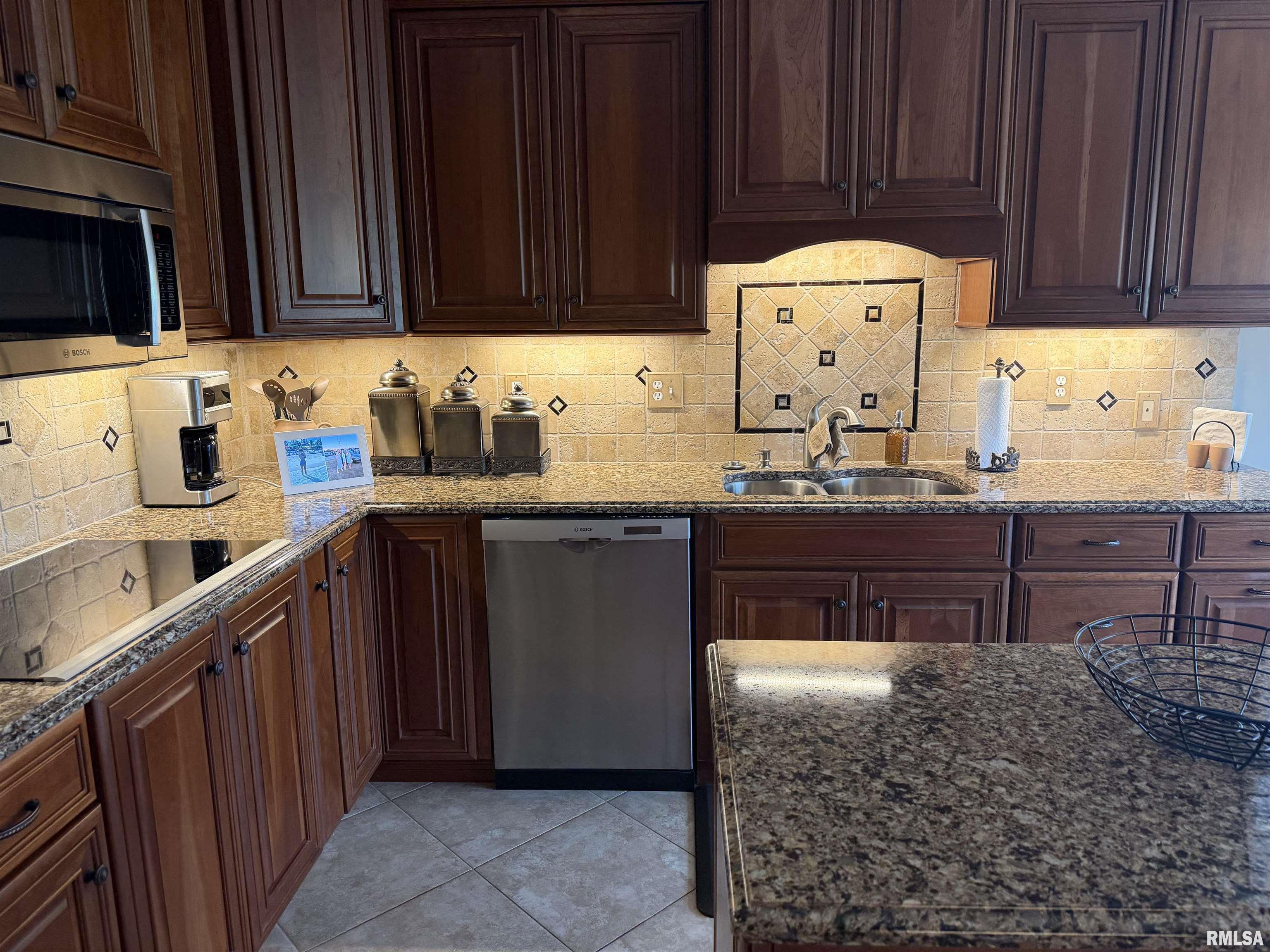 7528 Wentworth Drive Springfield, IL 62711 - Photo 16 of 31