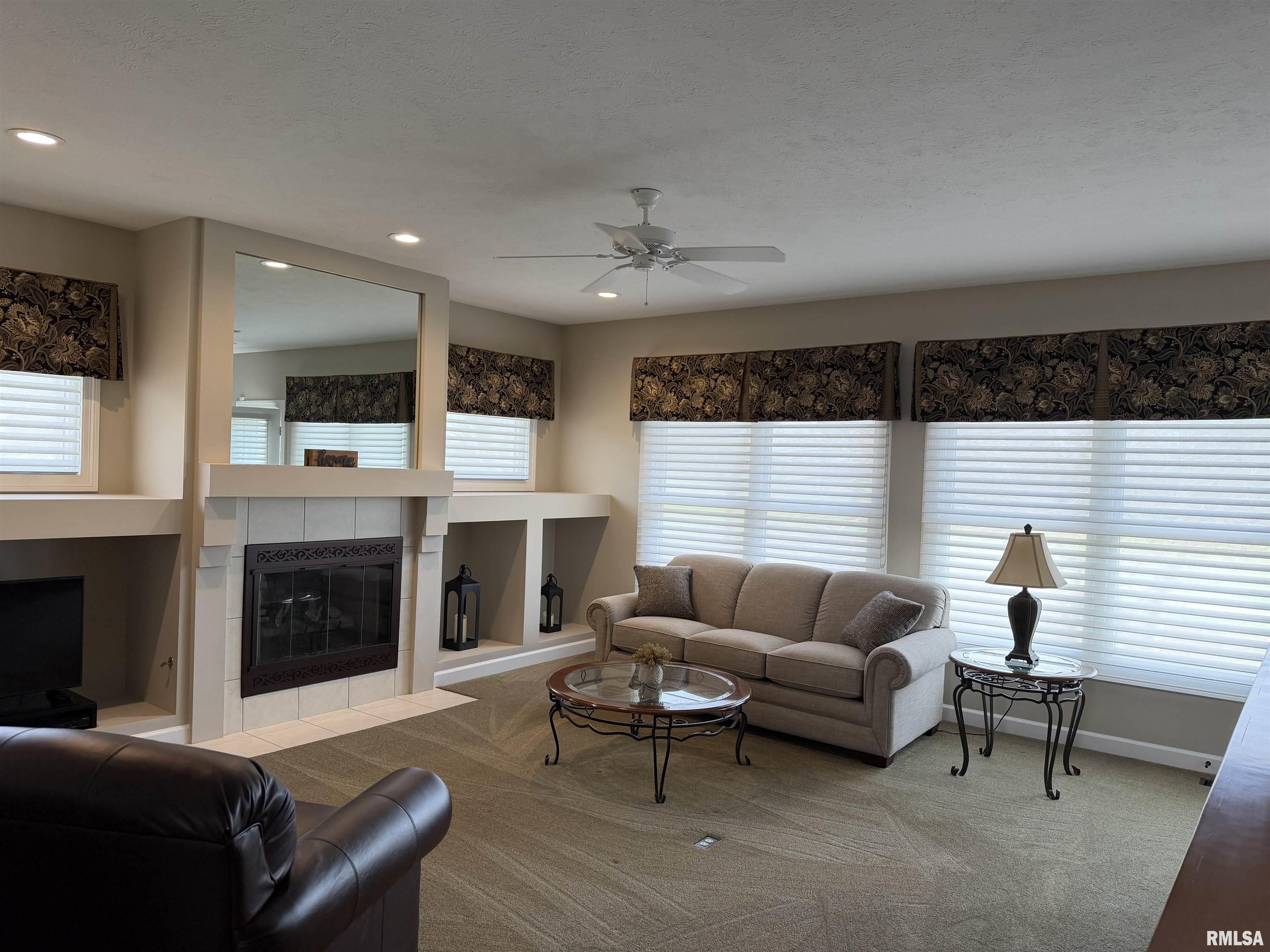 7528 Wentworth Drive Springfield, IL 62711 - Photo 3 of 31