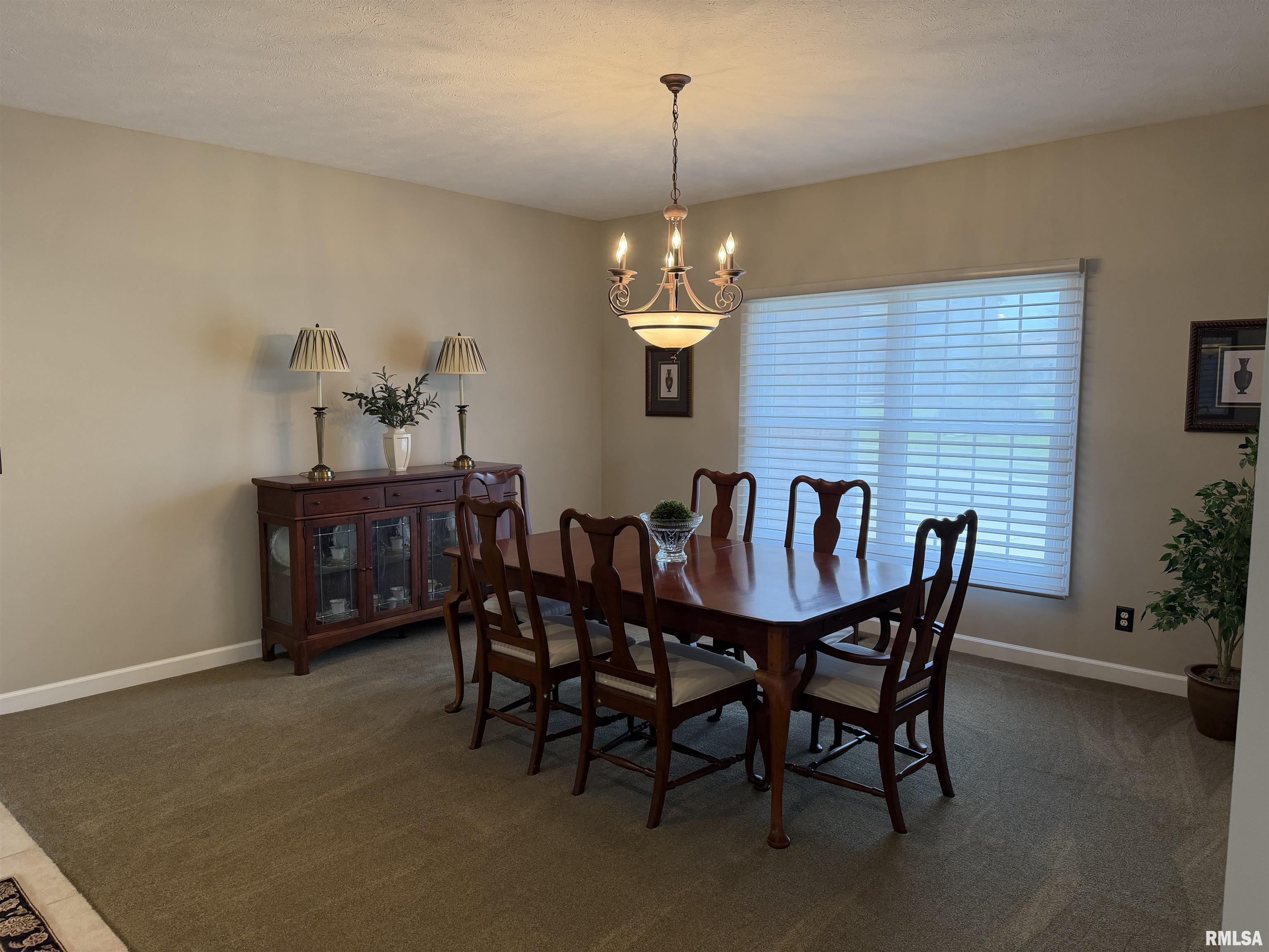 7528 Wentworth Drive Springfield, IL 62711 - Photo 5 of 31