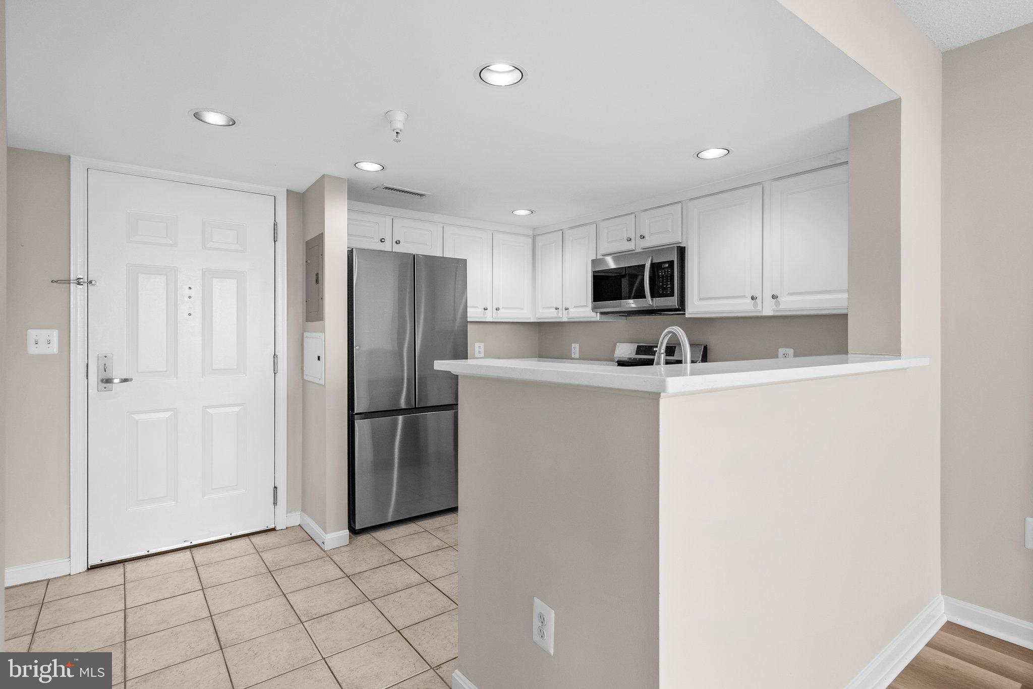 11710 Old Georgetown Road, Unit 910 Rockville, MD 20852 - Photo 10 of 47 Ample cabinet space