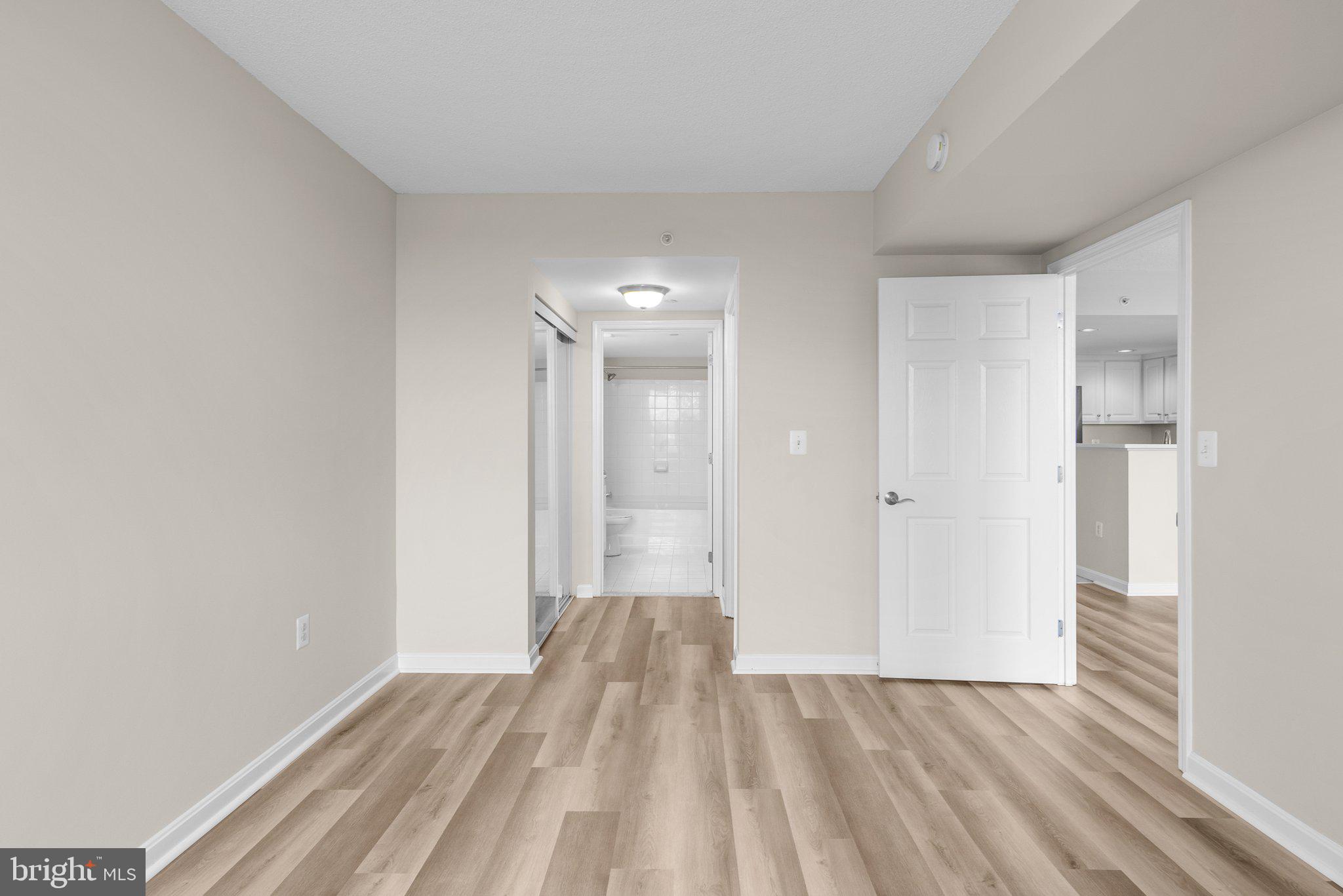 11710 Old Georgetown Road, Unit 910 Rockville, MD 20852 - Photo 17 of 47 Large bedroom