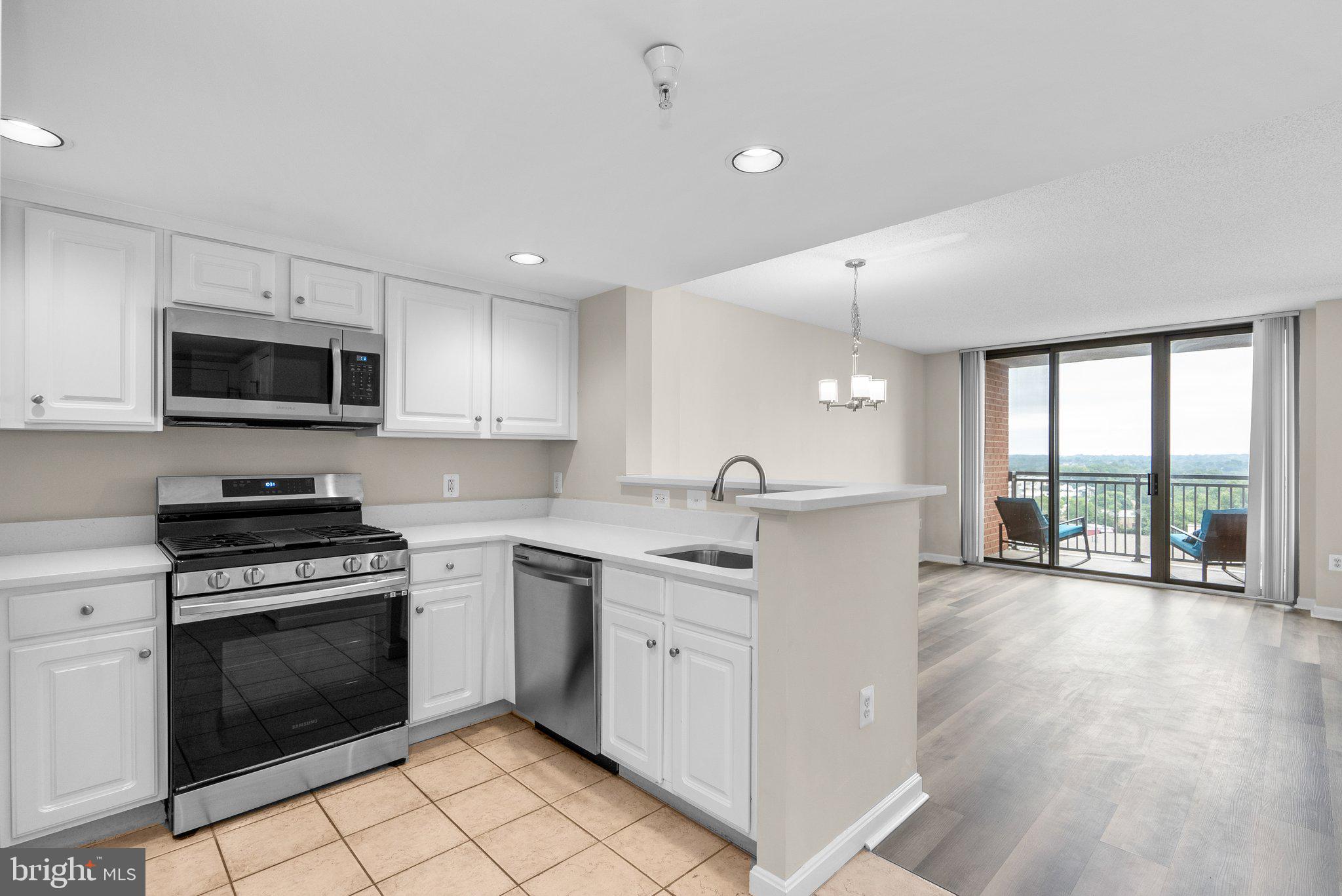 11710 Old Georgetown Road, Unit 910 Rockville, MD 20852 - Photo 46 of 47 Open Floor Plan!