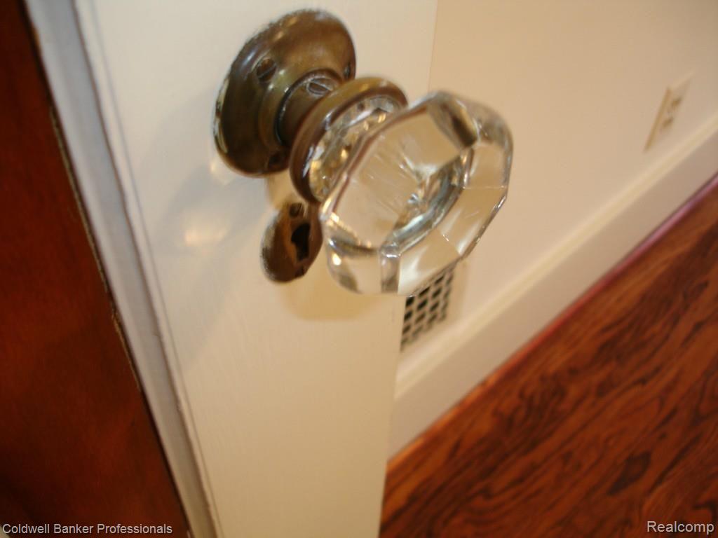 1711 Dorothea Road Berkley, MI 48072 - Photo 20 of 39 All Vintage Hardware and Molding.jpg