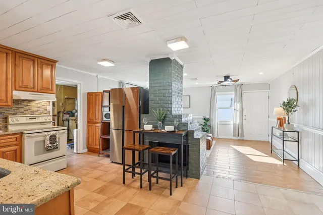 $425,000 | 11 Crimson King Lane, Levittown, PA 19055