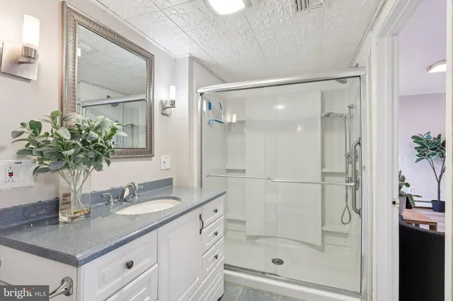 $439,900 | 11 Crimson King Lane, Levittown, PA 19055