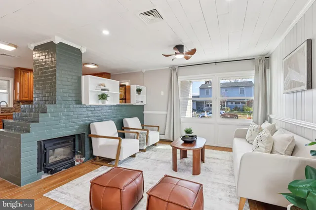 $425,000 | 11 Crimson King Lane, Levittown, PA 19055