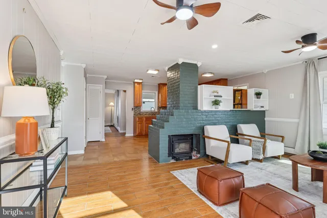 $425,000 | 11 Crimson King Lane, Levittown, PA 19055