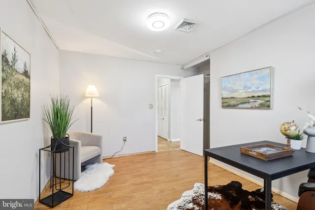 $425,000 | 11 Crimson King Lane, Levittown, PA 19055