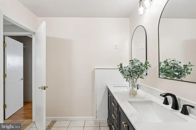 $439,900 | 11 Crimson King Lane, Levittown, PA 19055