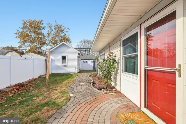 $439,900 | 11 Crimson King Lane, Levittown, PA 19055