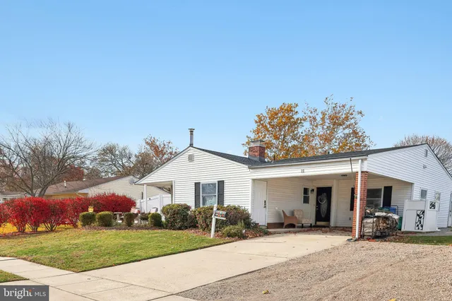 $425,000 | 11 Crimson King Lane, Levittown, PA 19055
