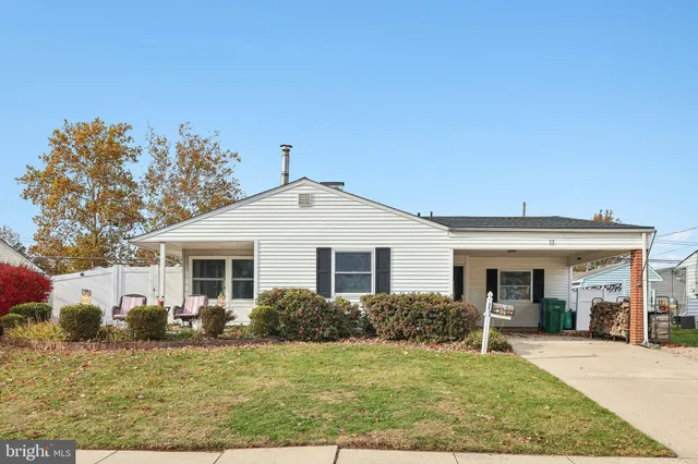 $425,000 | 11 Crimson King Lane, Levittown, PA 19055