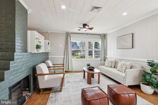 $439,900 | 11 Crimson King Lane, Levittown, PA 19055