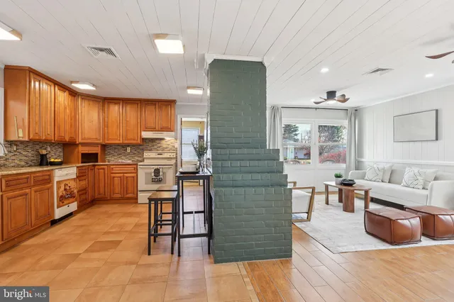 $439,900 | 11 Crimson King Lane, Levittown, PA 19055