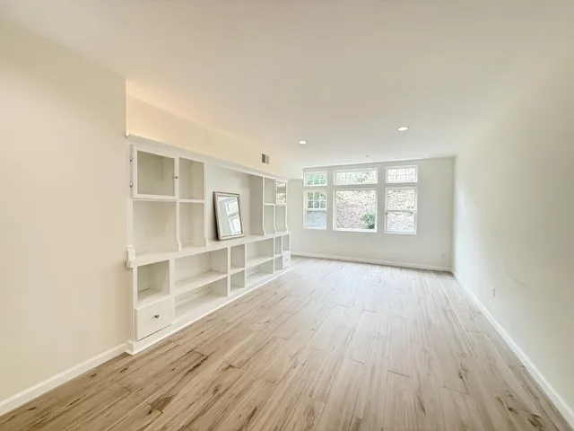 $698,000 | 313 Crescent Court, Brisbane, CA 94005