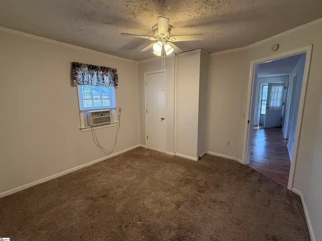 $95,000 | 120 Russell Street, Laurens, SC 29360