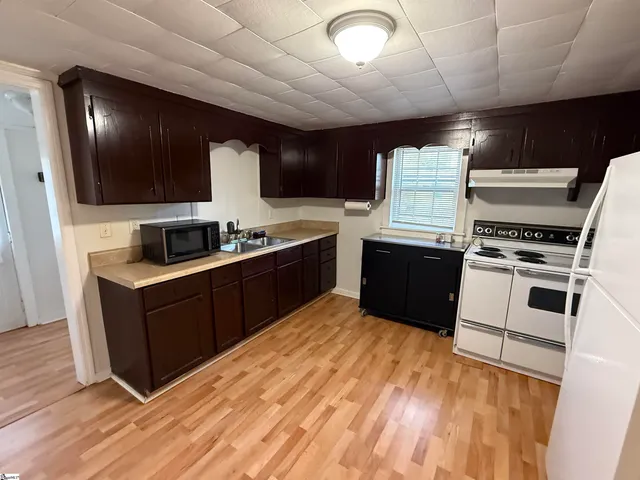 $95,000 | 120 Russell Street, Laurens, SC 29360