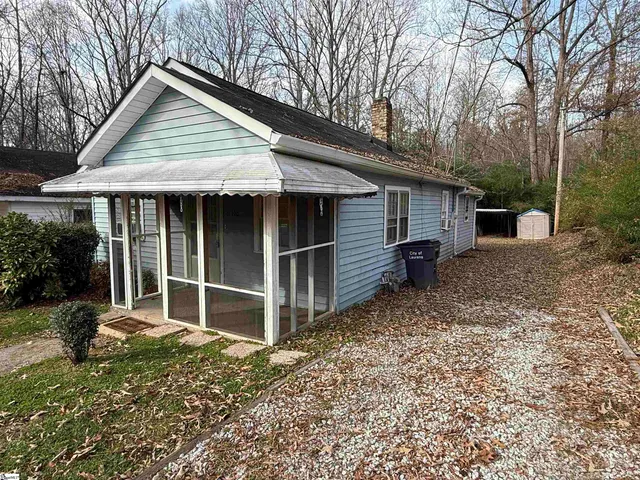 $95,000 | 120 Russell Street, Laurens, SC 29360