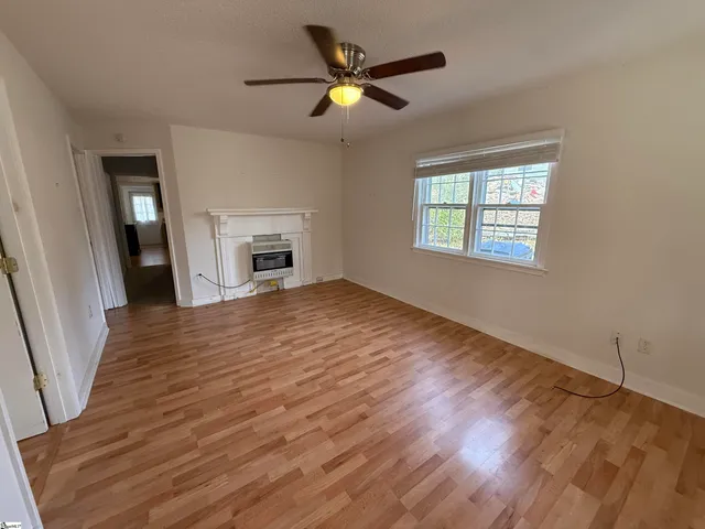 $95,000 | 120 Russell Street, Laurens, SC 29360