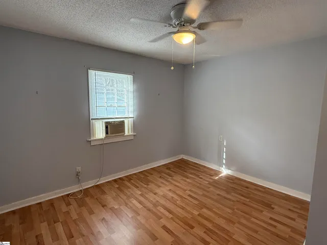 $95,000 | 120 Russell Street, Laurens, SC 29360