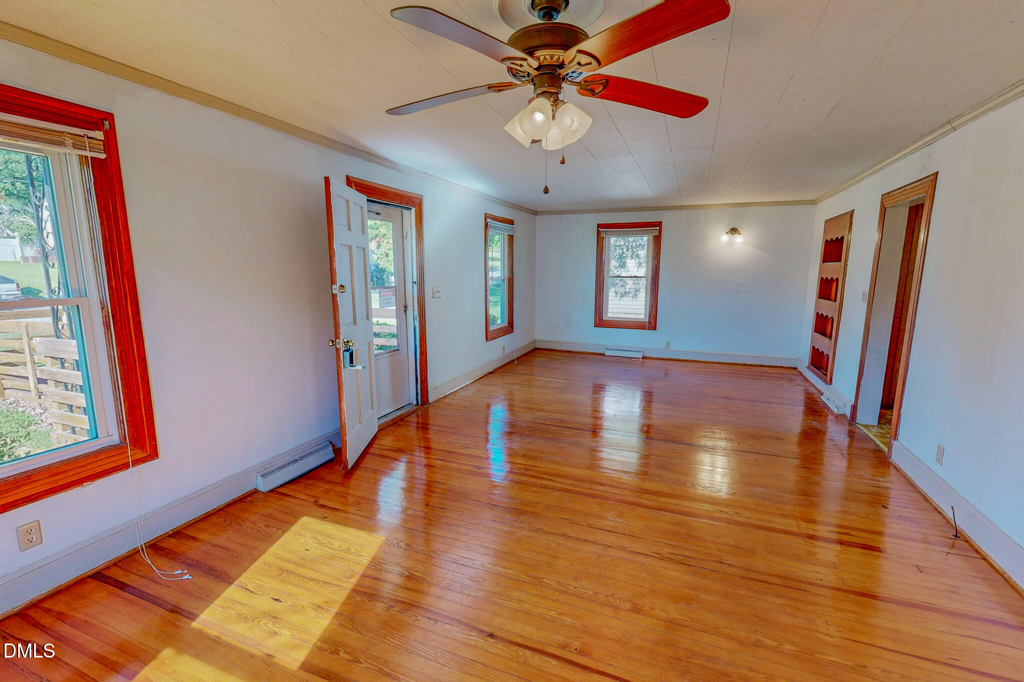 310 Barnett Avenue Roxboro, NC 27573 - Photo 2 of 20