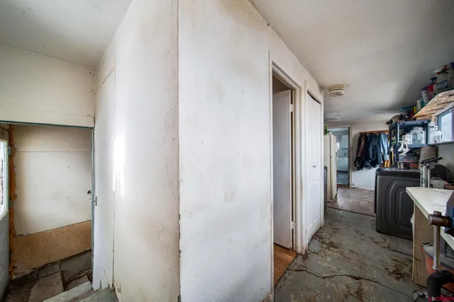 a view of entryway and livingroom