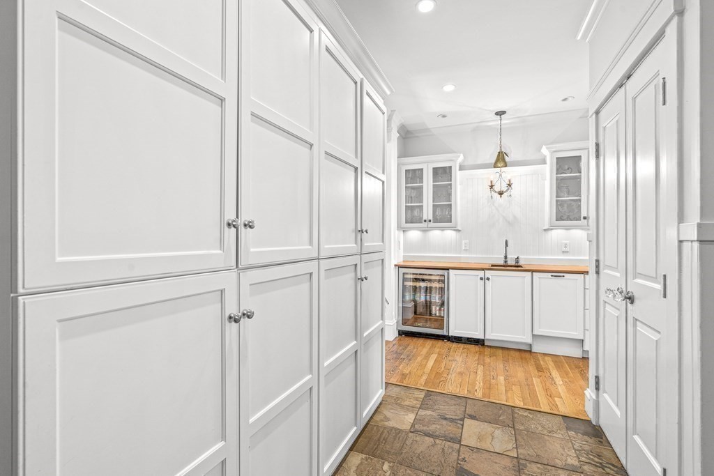 2 River Glen Road Wellesley, MA 02481 - Photo 21 of 39