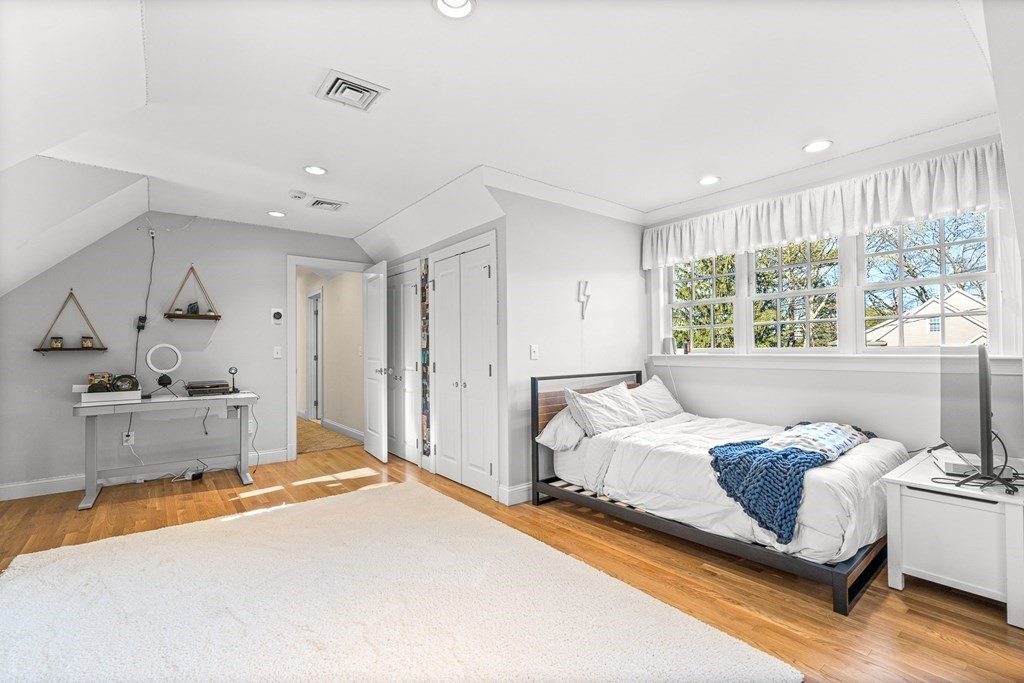 2 River Glen Road Wellesley, MA 02481 - Photo 27 of 39