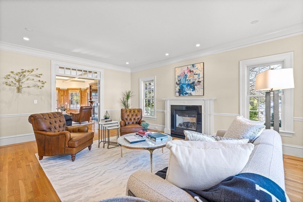 2 River Glen Road Wellesley, MA 02481 - Photo 5 of 39