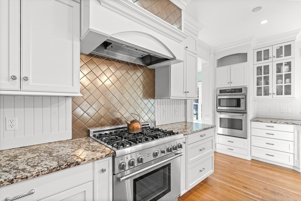 2 River Glen Road Wellesley, MA 02481 - Photo 10 of 39