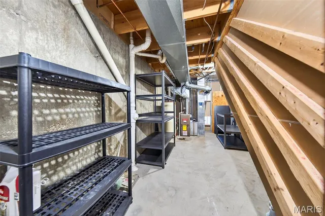 $250,000 | 1450 Whispering Creek Drive, Ballwin, MO 63021