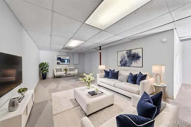 $250,000 | 1450 Whispering Creek Drive, Ballwin, MO 63021