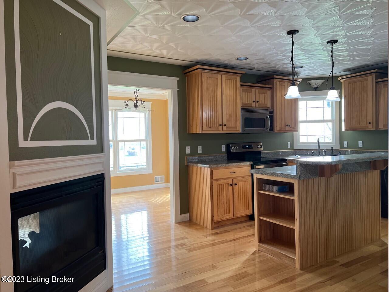 1476 Irish Ridge Road Bloomfield, KY 40008 - Photo 16 of 60 1476 kitch in eat in area