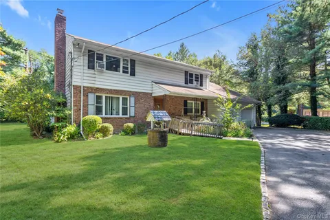 $1,699,000 | 270 Frost Pond Road, Glen Head, NY 11545