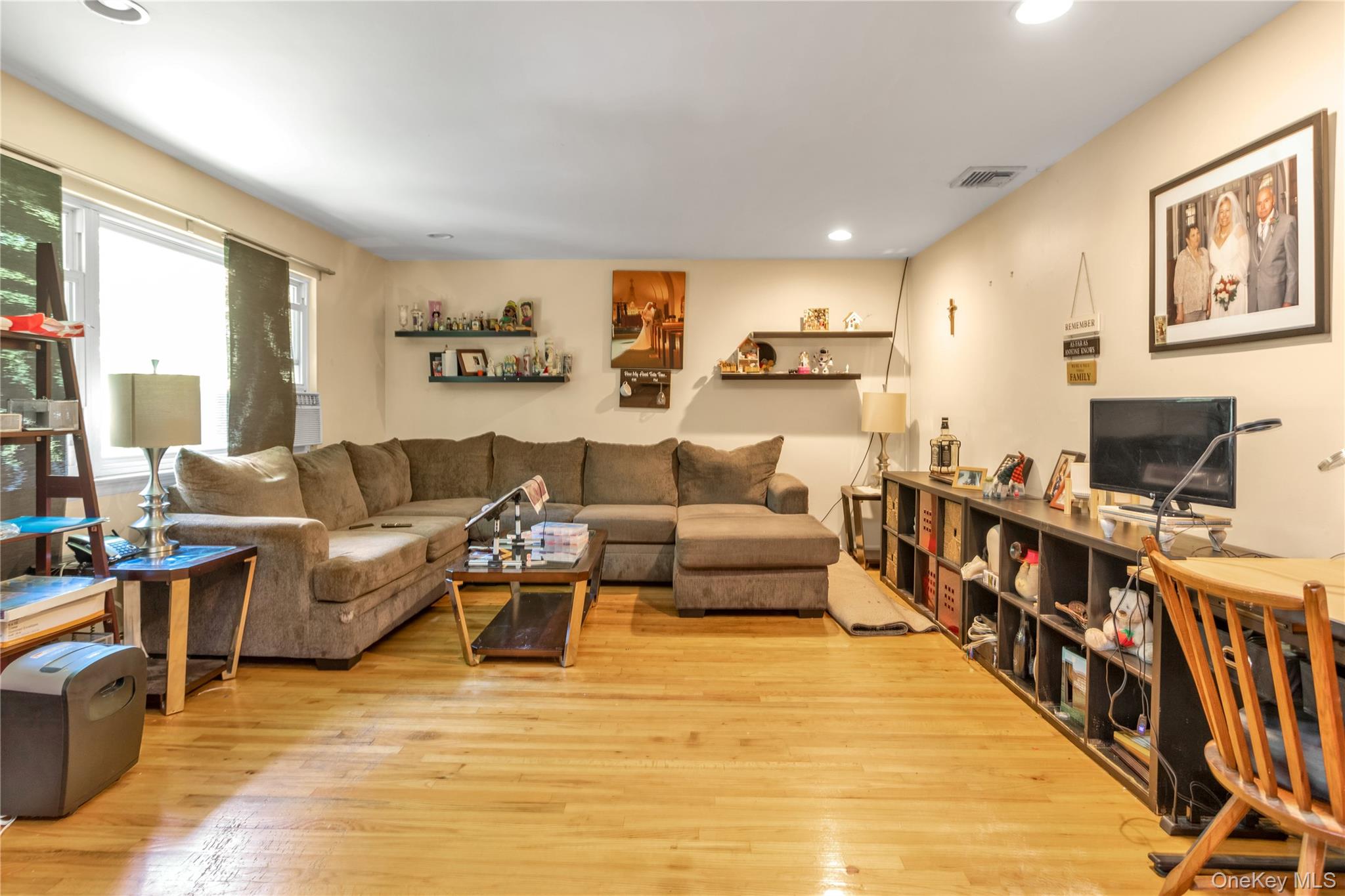 270 Frost Pond Road Glen Head, NY 11545 - Photo 15 of 19 Second floor den